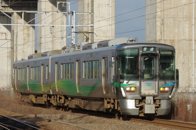 北陸新幹線延伸から2年、地域鉄道の「勝ち筋」は見えたか——あいの風とやま鉄道が挑む大改革の最前線