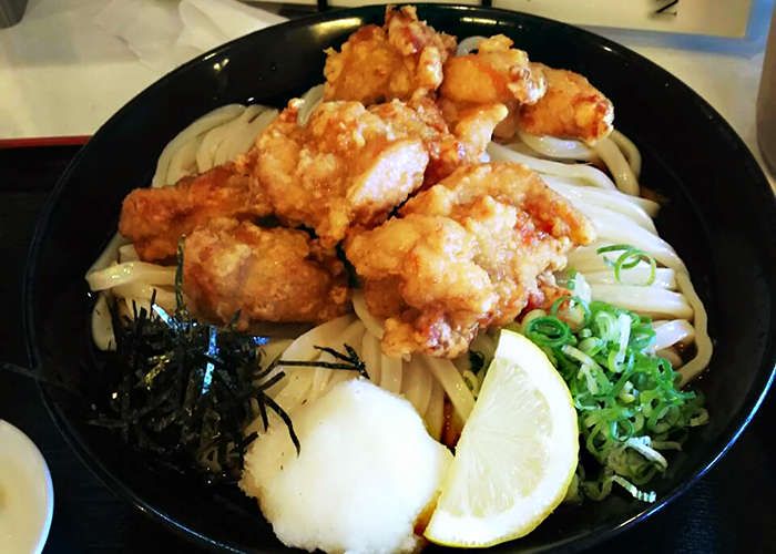 【2026年最新】奈良・橿原の行列が途絶えない伝説店「情熱 うどん 荒木 伝次郎」の一杯に熱狂する理由