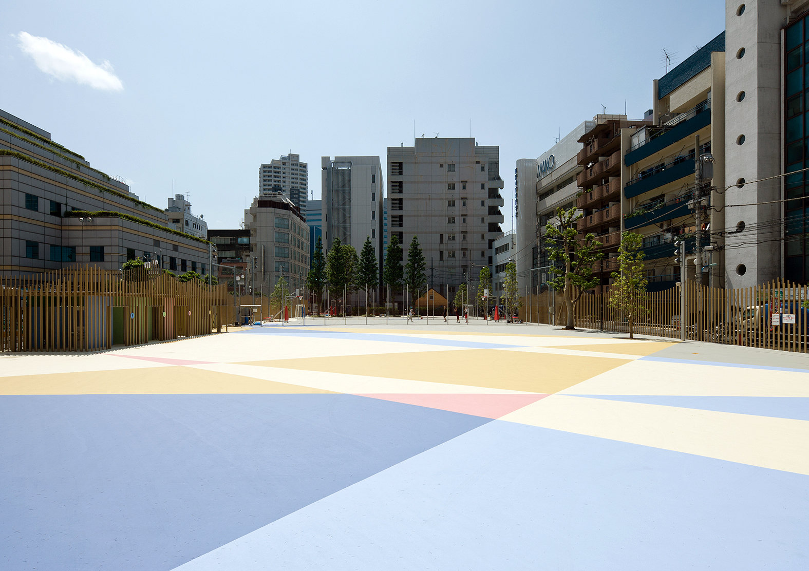 【2026年最新】歌舞伎町のオアシスはどう変わったか？新宿区立大久保公園の劇的変化と「食とカルチャー」の現場