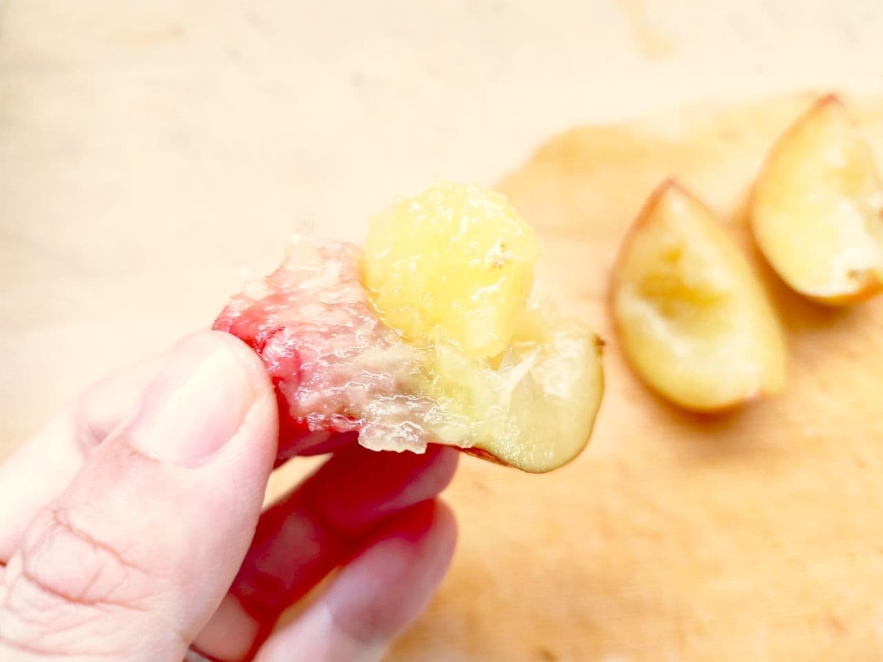 甘さを120%引き出す「プラムの食べ方」完全ガイド！皮ごと食べるべき？熟し見極めから2026年最新アレンジまで徹底解説