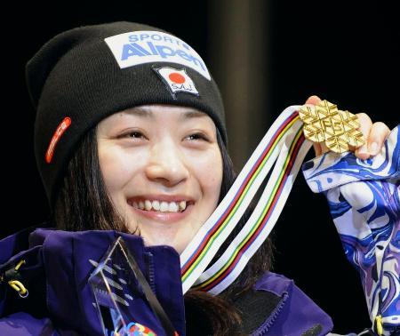 氷上のヒロインが残した軌跡――上村愛子の「あの頃」と、今なお色褪せない雪上のカリスマ性