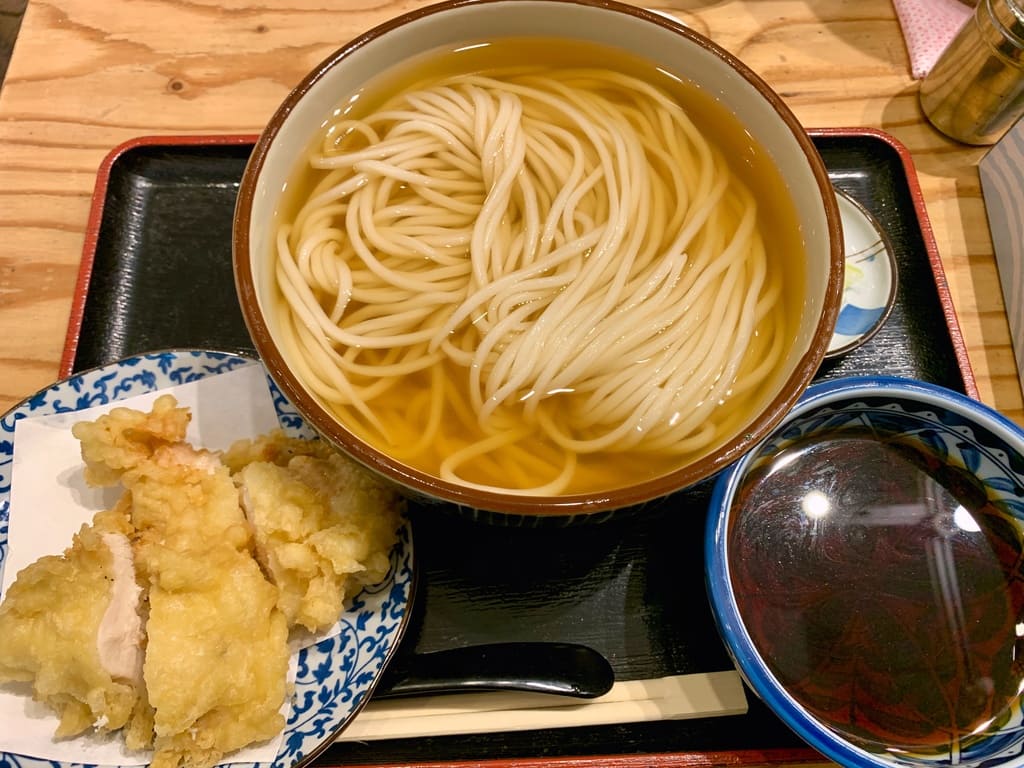 なぜ絶賛？難波「き田たけうどん」極細麺の秘密と混雑・評判を徹底解剖