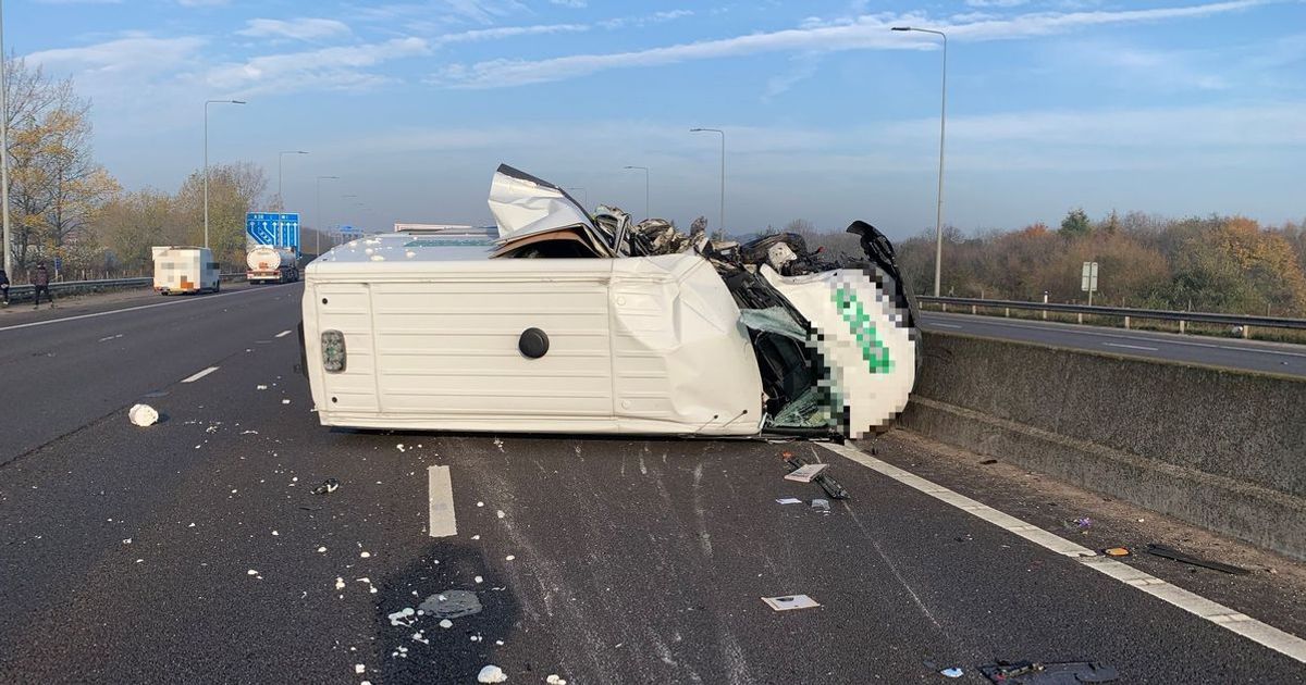 M1 Northbound Is Closed After a Serious Car Crash