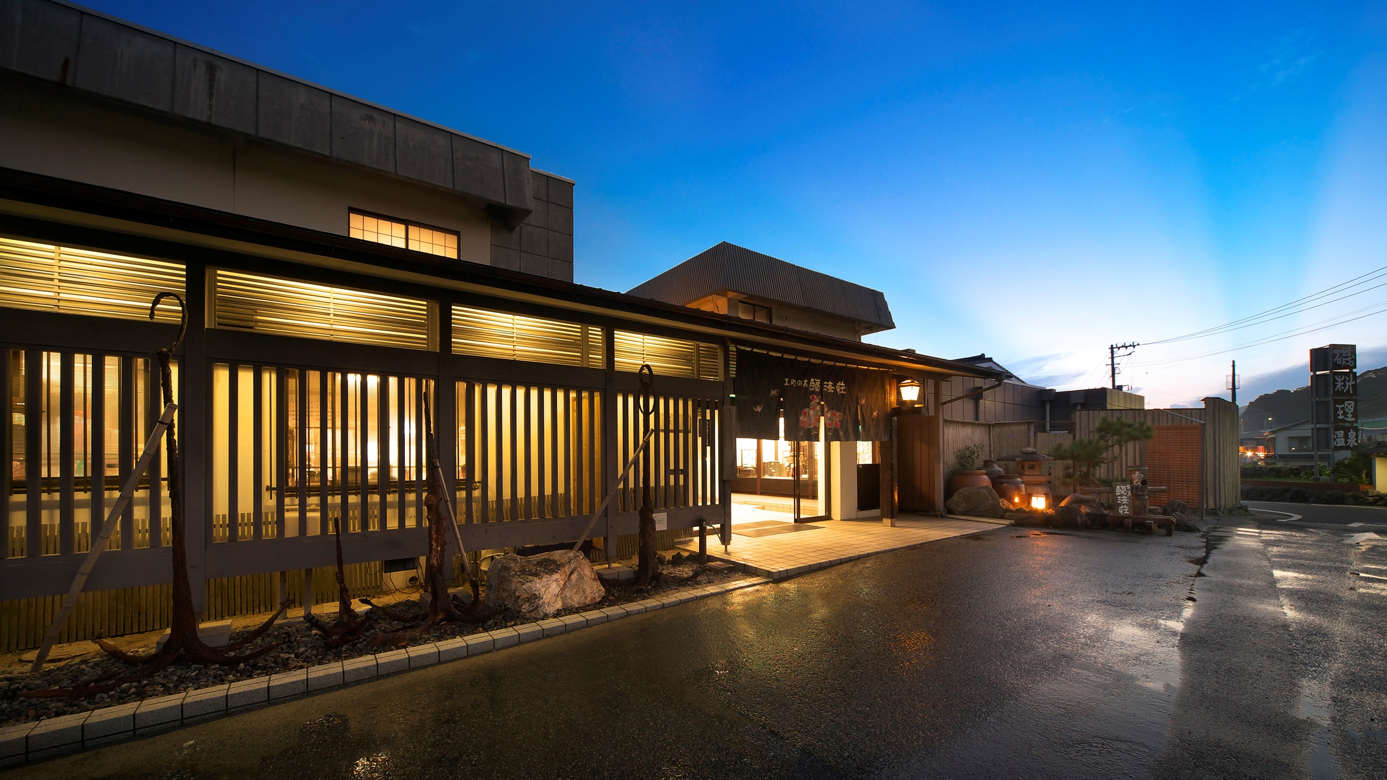 勝浦「黒潮の宿 臨海荘」高評価の真相！絶品料理と温泉のリアル評判