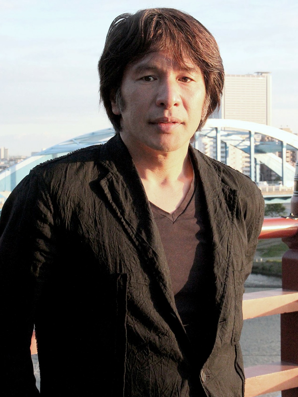 稀代の脚本家・野島伸司の妻とは？ベールに包まれた結婚秘話と素顔