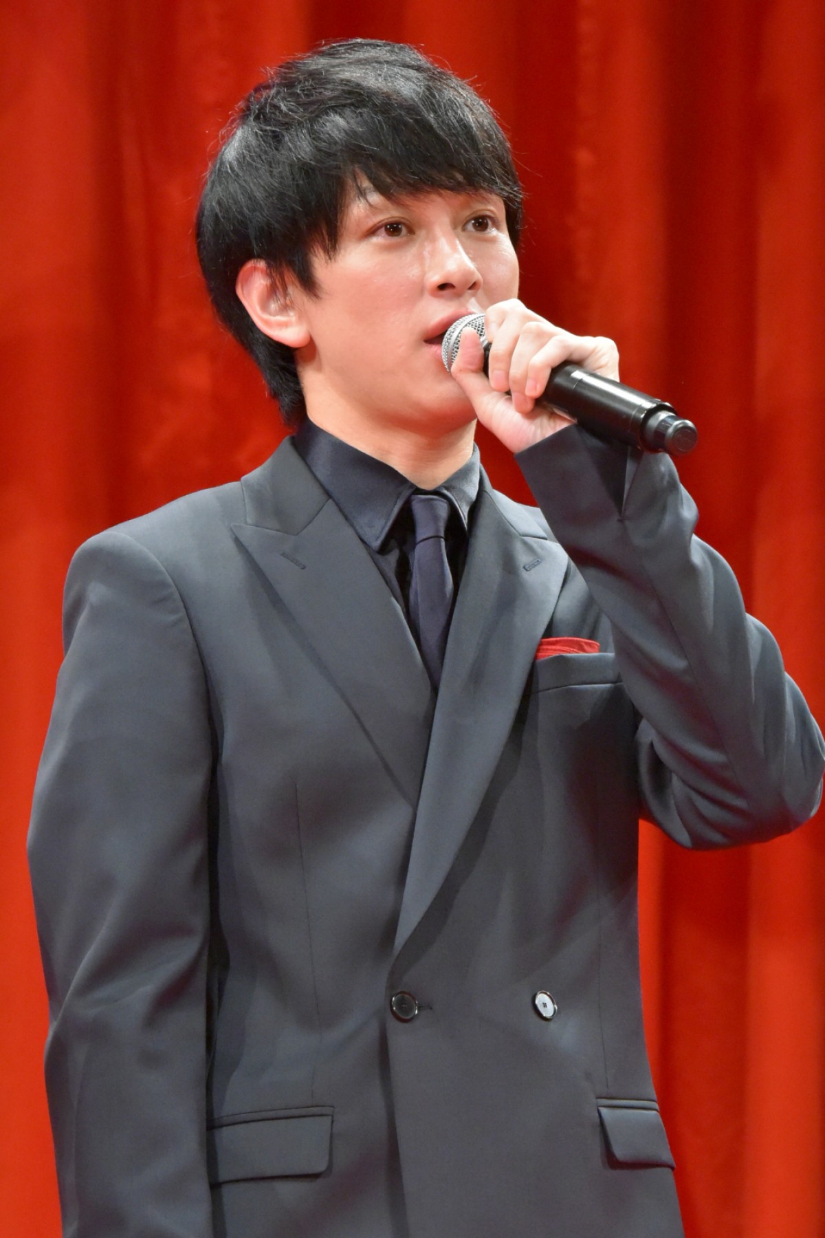 極貧と虐待、突然の母の死……横山裕が歩んだ壮絶な半生と、今も輝き続ける「家族を背負った覚悟」