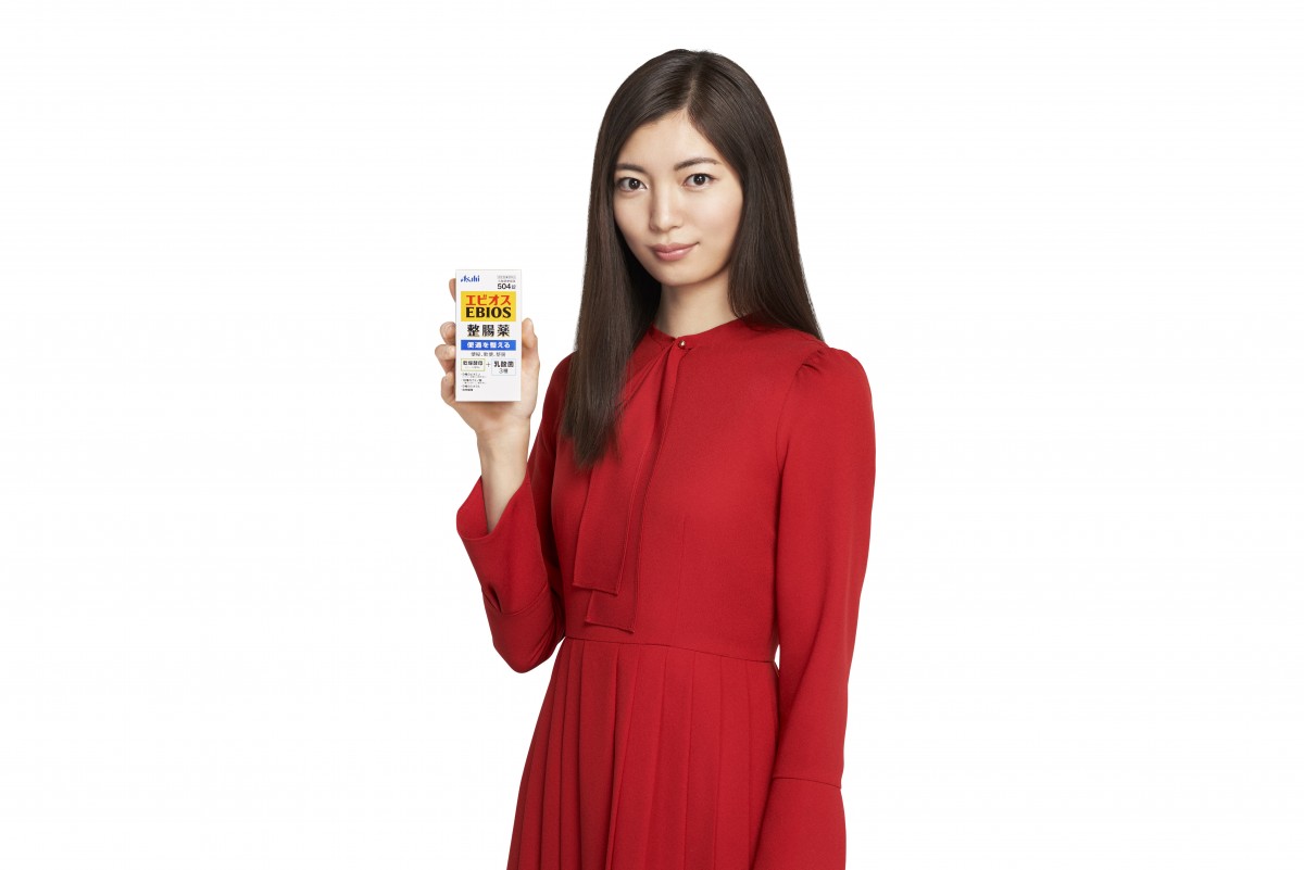 仲村トオルの娘ミオの現在と経歴｜母・鷲尾いさ子支える家族の絆