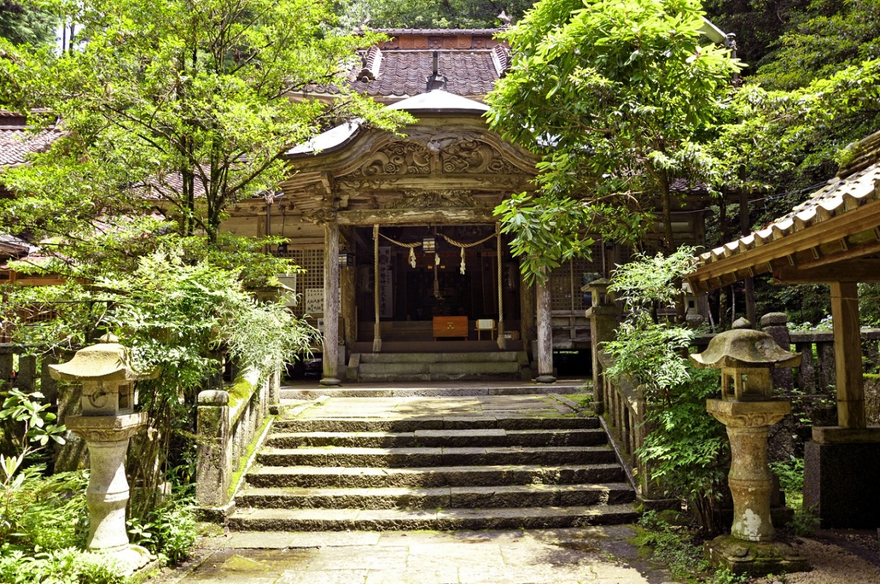 全国おみくじの祖・二所山田神社が誇る女性自立の歴史と縁結びの深層