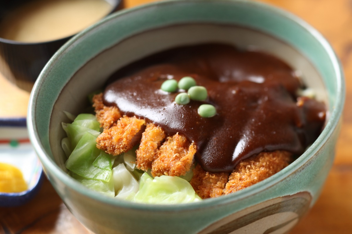 元祖カツ丼野村の行列はなぜ続くのか？デミカツの魔力と混雑攻略
