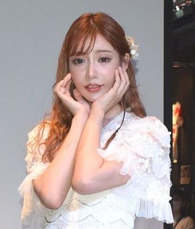 時代の美意識を揺るがした「アイコン」の原点――明日花キララが切り拓いた美容整形の新時代と、私たちが本当に消費しているもの