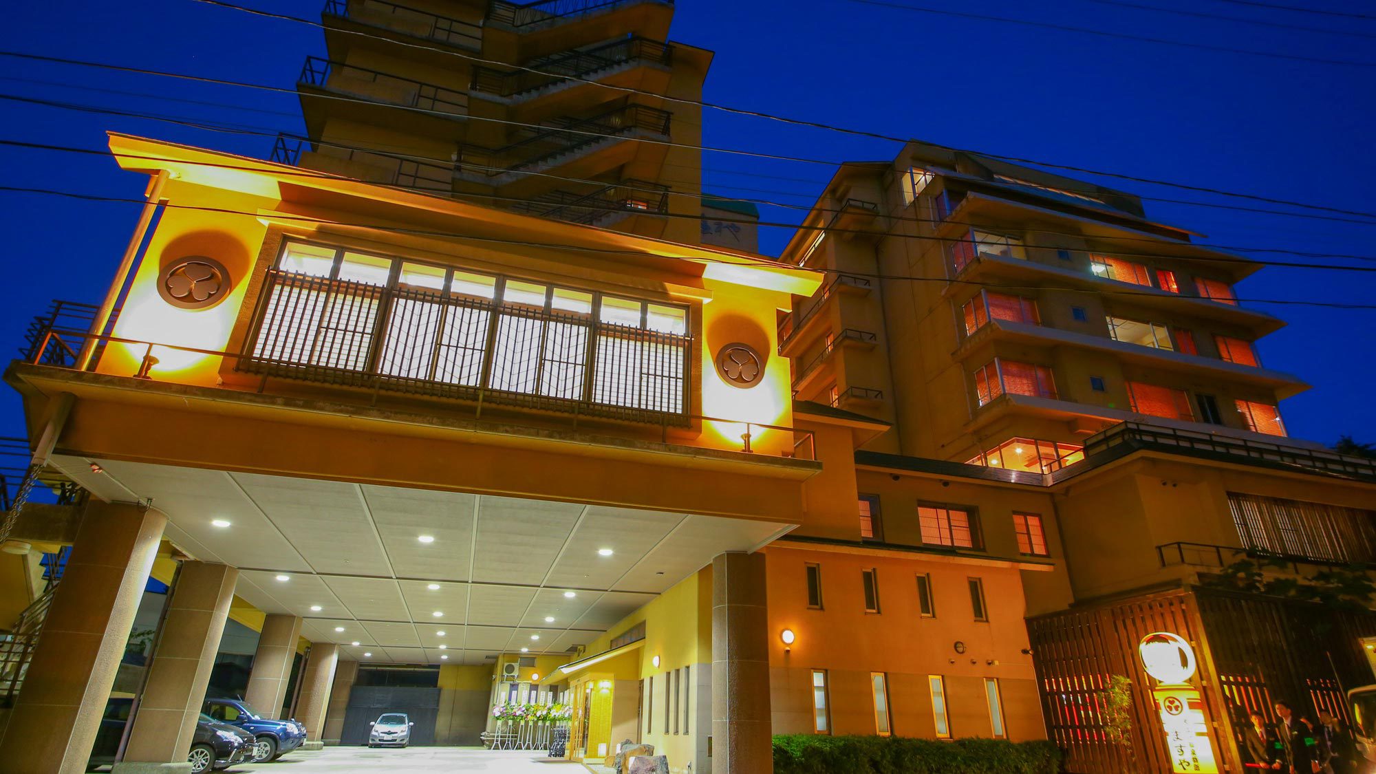 湯田中温泉「ホテルますや」の評判は？絶景露天と料理の真実【2026】