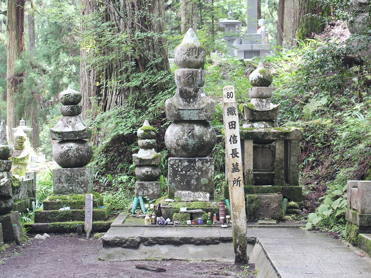 織田信長の墓はなぜ全国に複数あるのか？遺骨の真相と秀吉の思惑を追う