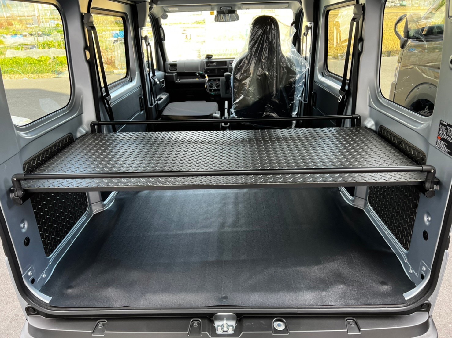 ハイゼットカーゴ荷台棚で積載激変！プロが選ぶ収納と車検対応術