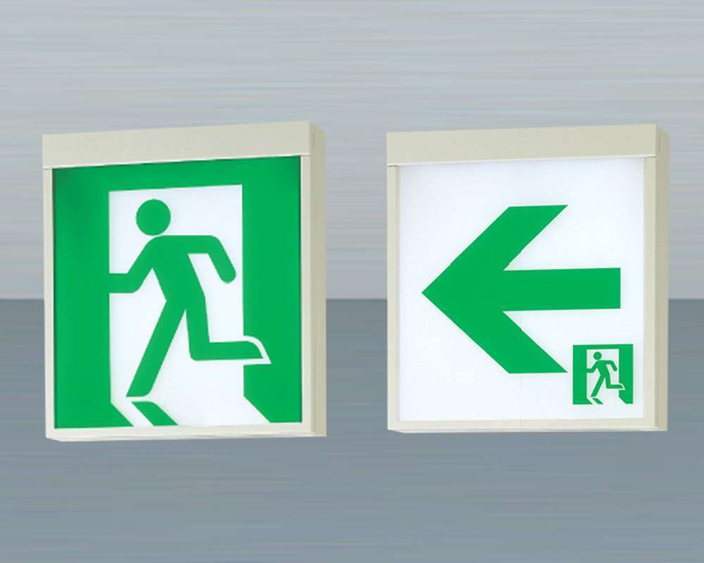非常口マークの緑と白の違いとは？日本発祥の歴史と走る人の謎を徹底解明