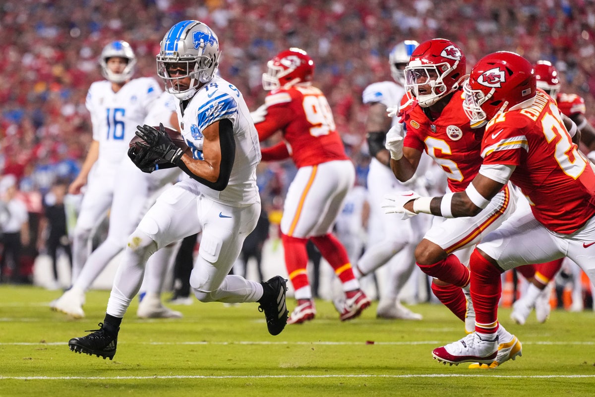 What Time Do the Lions Play Tomorrow on Sunday