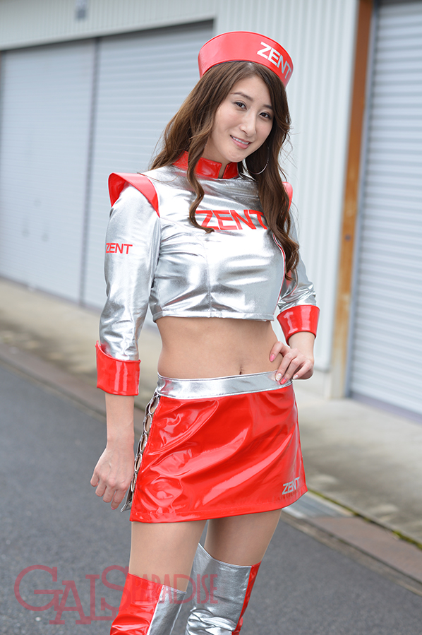 佐藤衣里子が魅せる新境地！庵野秀明タッグ作の独占裏話とは