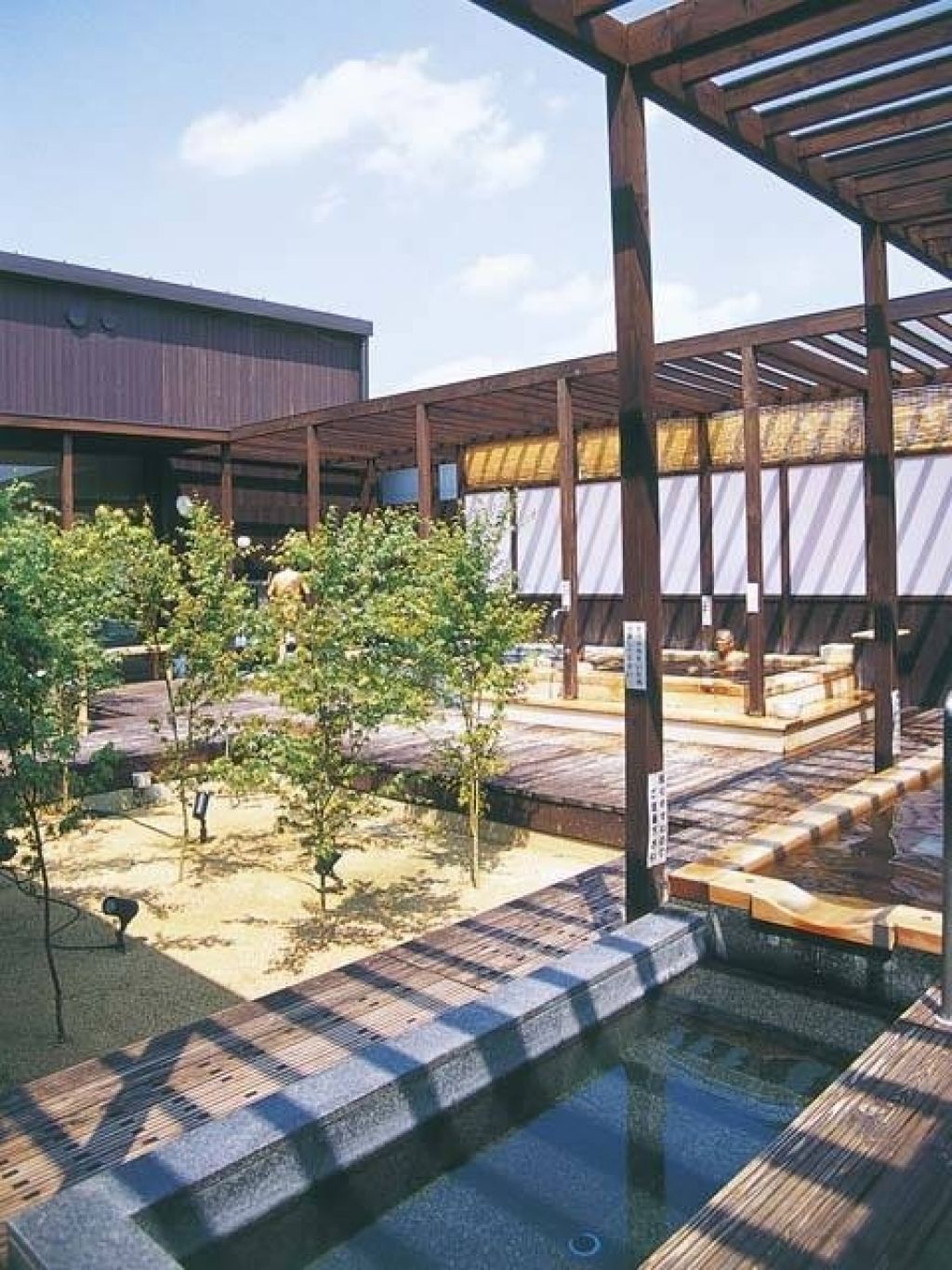 仏生山温泉が全国で絶賛される理由とは？お得な切符や混雑回避術を解説