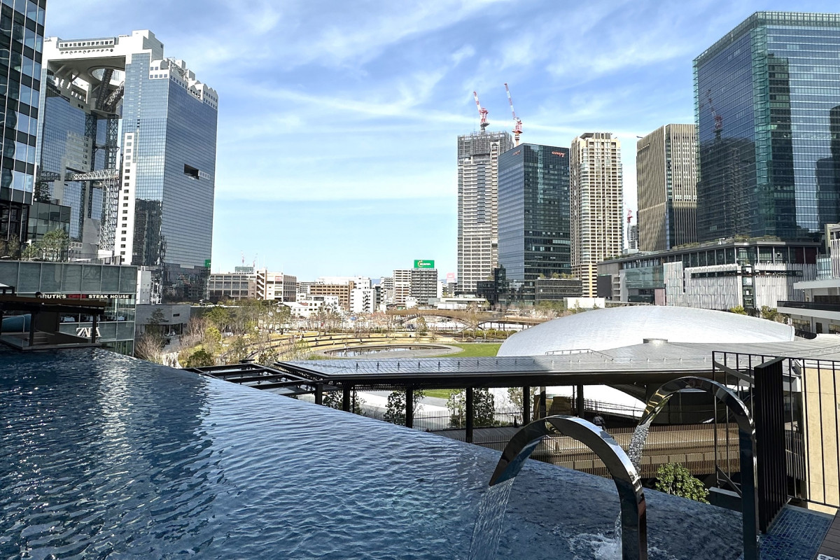 大阪駅周辺のプール事情2026！高級ホテルから格安市民施設まで