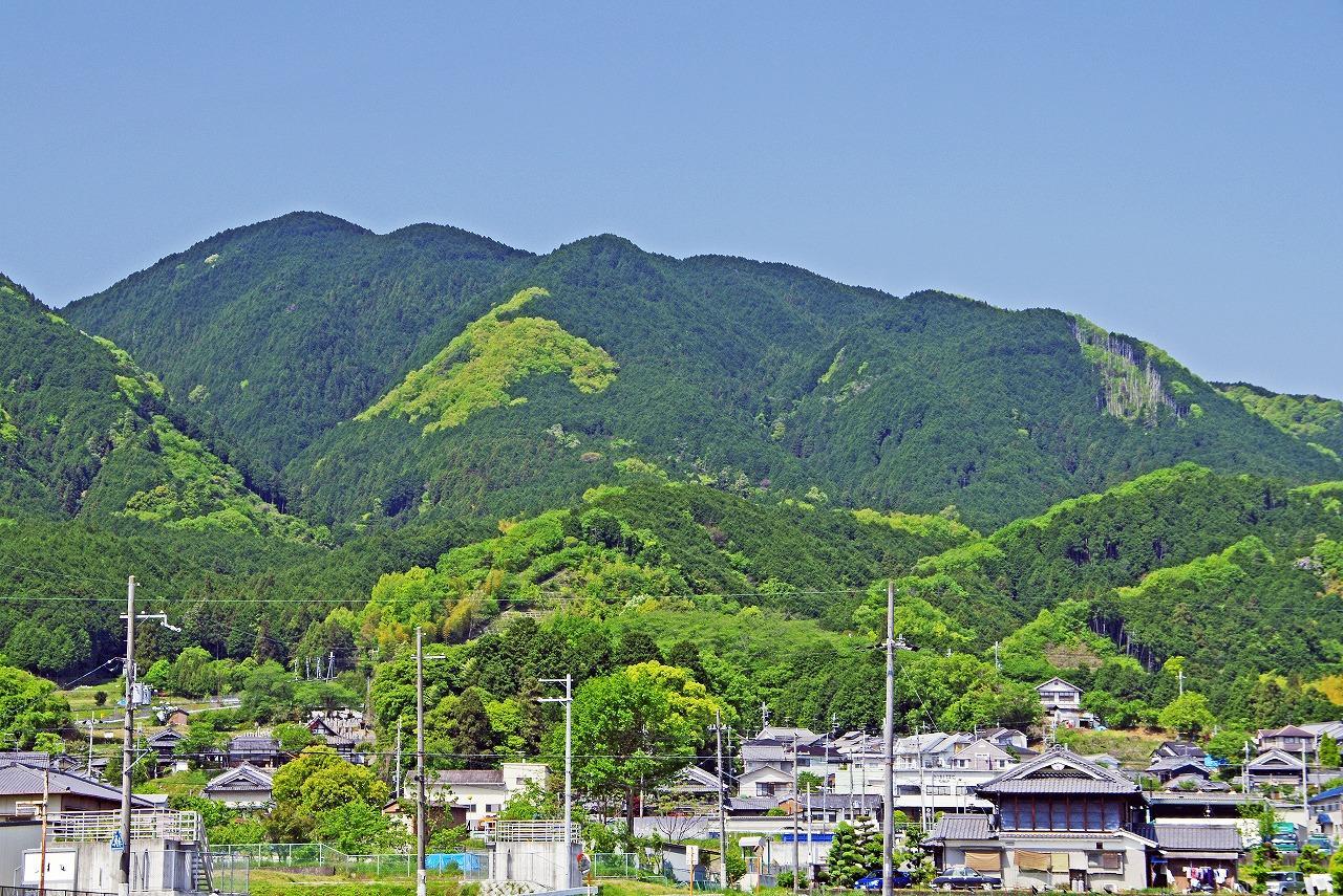 岩橋山の登山ルートと難易度！久米の岩橋伝説の真相とダイトレ最新情報