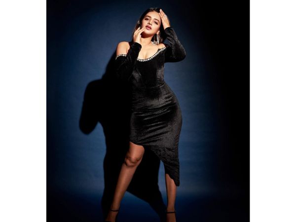 Hayden Panettiere Brings the Heat to Hot Ones with Her Sassy Personality and Stunning Looks