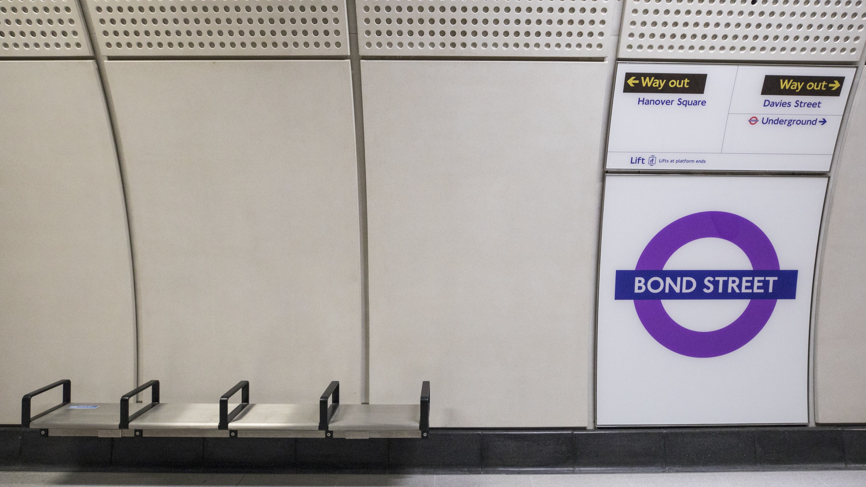 Are There Toilets on the Elizabeth Line