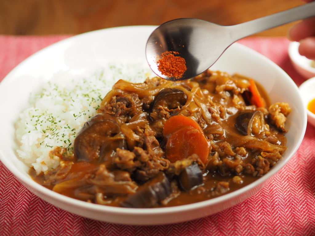 中辛カレーを今すぐ甘くする裏ワザ！辛さを抑える隠し味と救済術