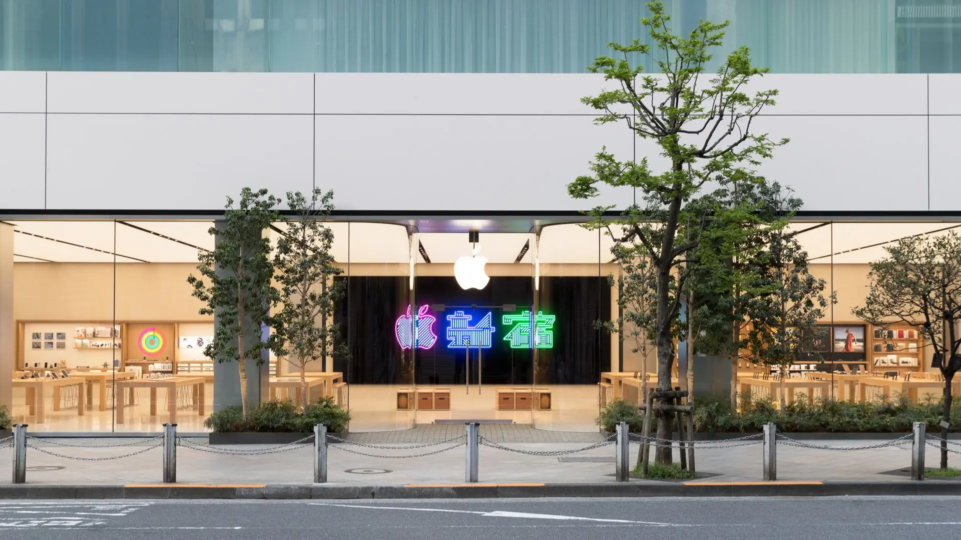 Apple 新宿の混雑回避策と限定ワークショップ裏技を独自取材