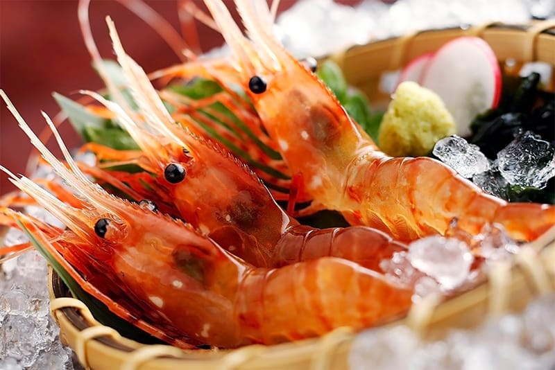エビの美味しい食べ方完全ガイド！殻・尻尾の処理からマナーまで