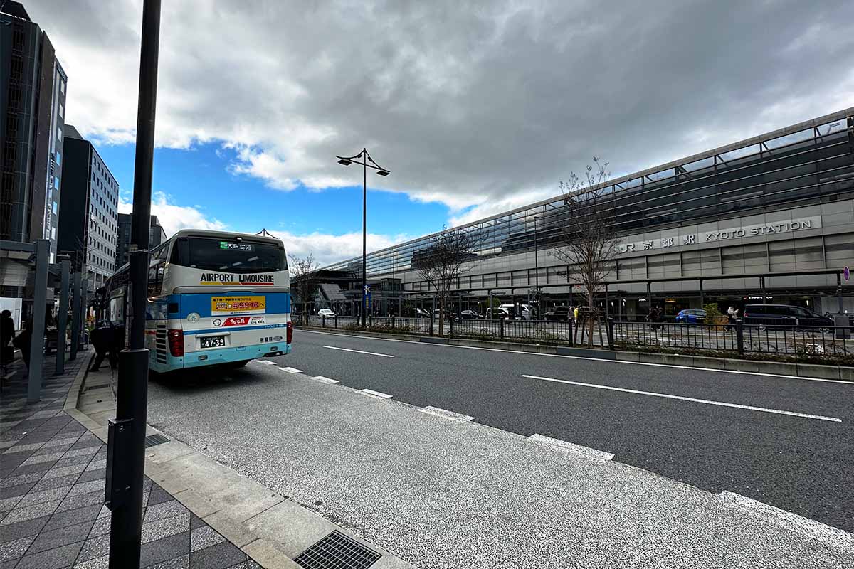 京都駅から伊丹空港バスは予約不要？乗り場・渋滞回避と賢い利用術