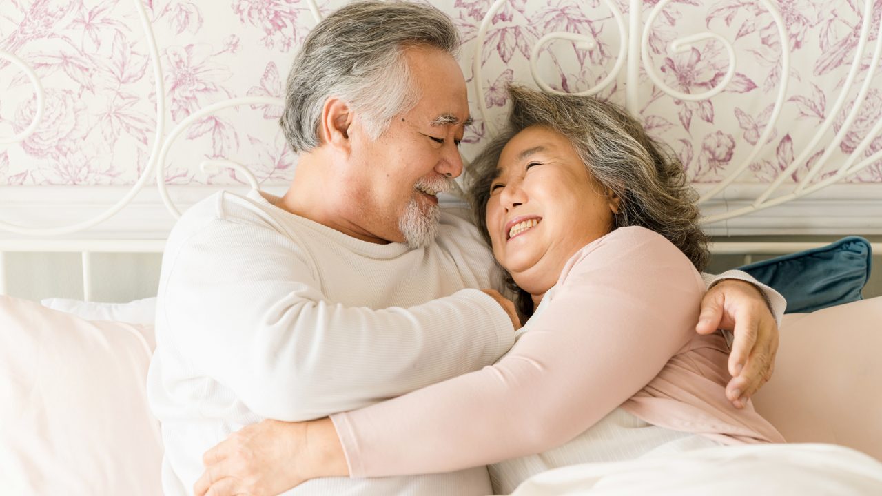 【2026最新調査】高齢夫婦の営み実態と60代70代の頻度・本音