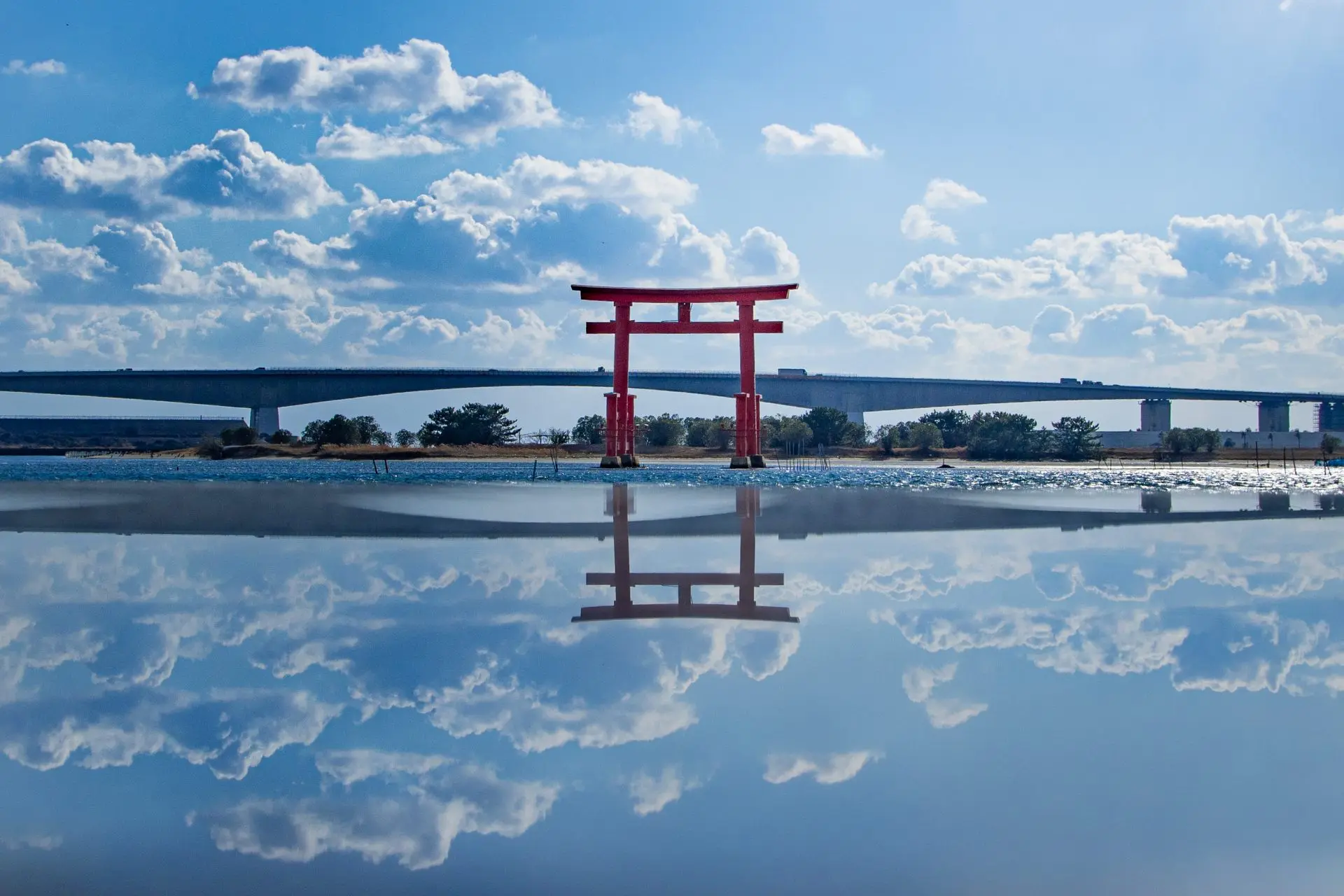 弁天島海浜公園の赤鳥居と夕日攻略｜駐車場・釣り・潮干狩りの真実【2026】