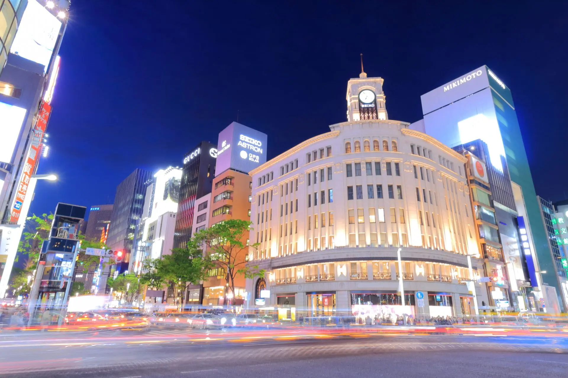 銀座の夜に溶け込む「黒いミスド」？リニューアルした銀座ナイン店が大人たちを魅了する理由