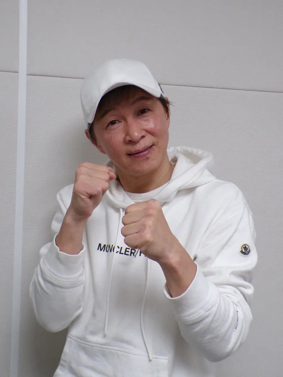 「いいーよぉ」で劇場の頂点へ！吉本新喜劇アキの壮絶経歴と人気の真相