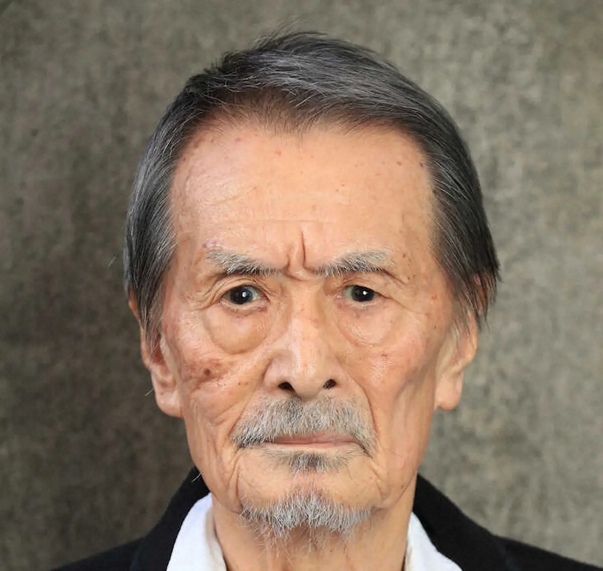 名優・山崎努の現在と引退説の真相！家族と過ごす2026年最新の姿