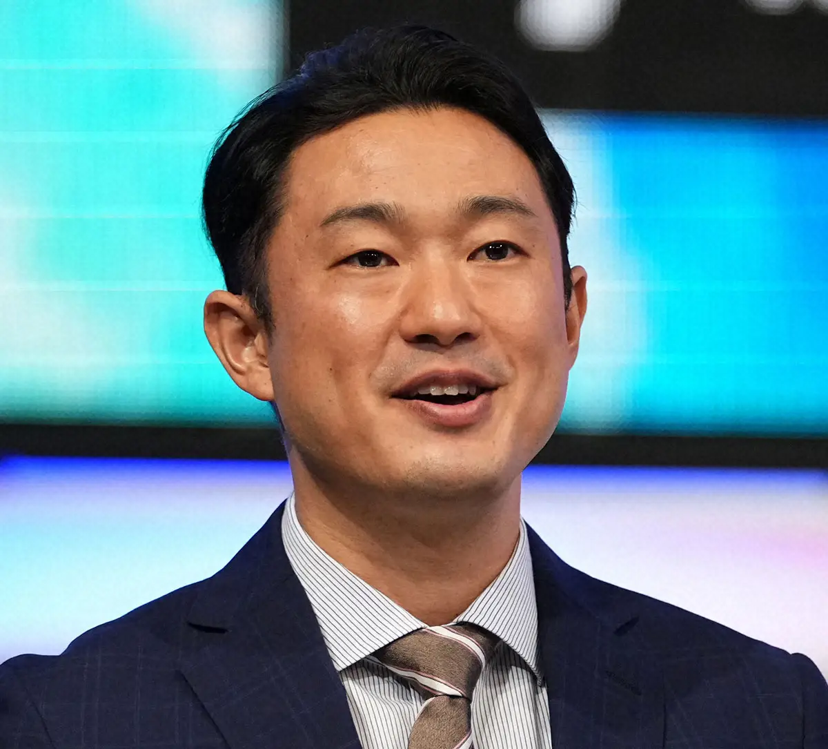 テレ朝野上慎平アナの知られざる舞台裏！報道現場と独占密着の全貌