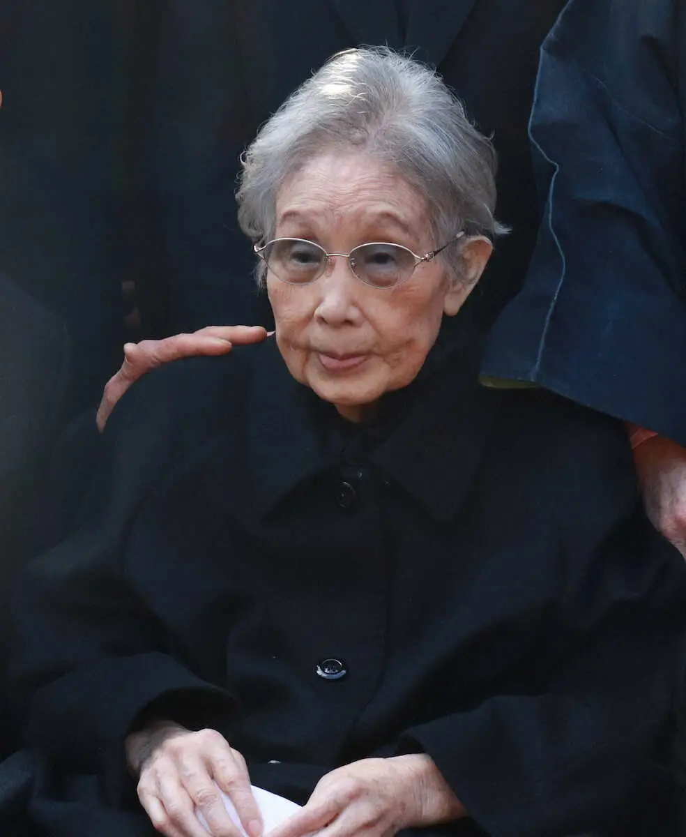 初代林家三平の妻・海老名香葉子の現在！92歳の健康状態と一門の絆