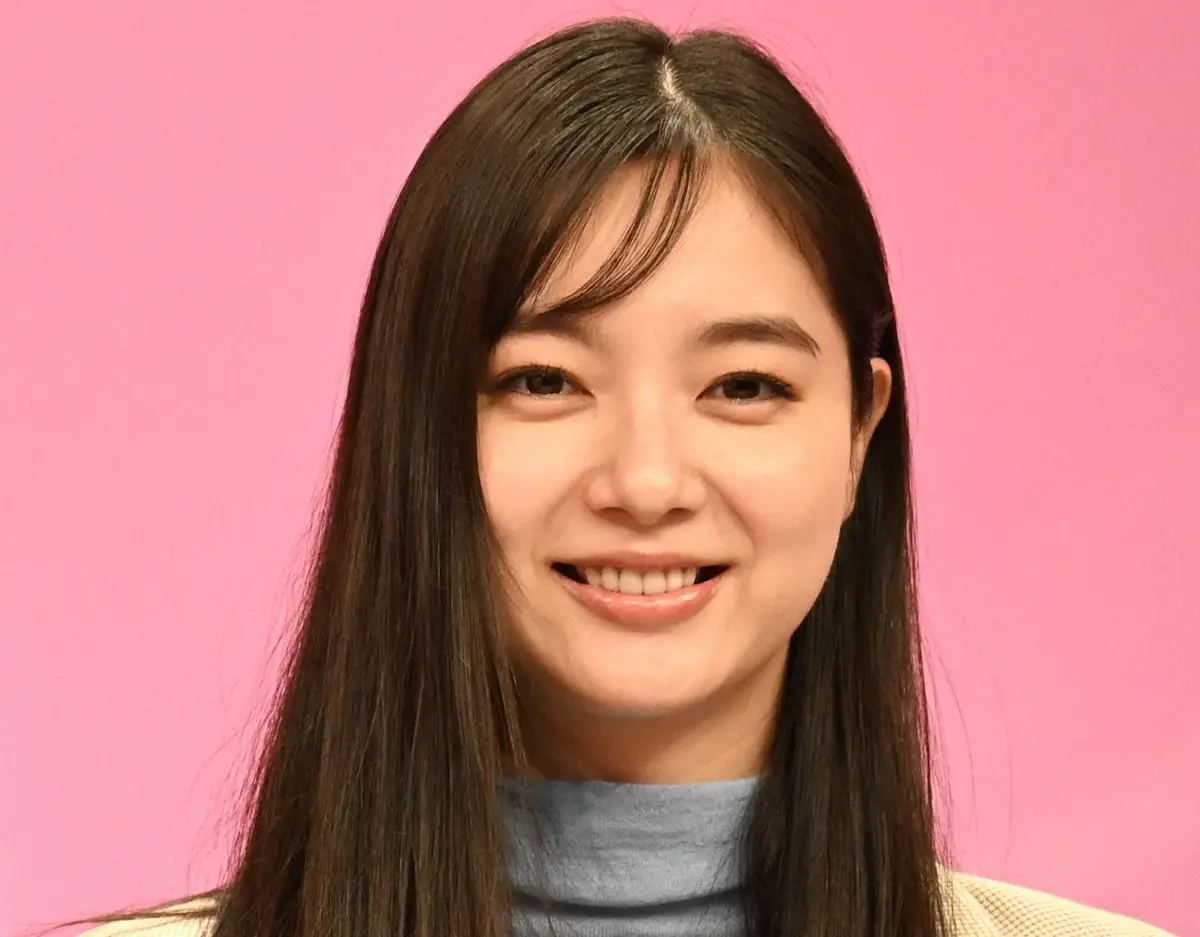 【熱愛】 新川 優 愛 太った 話題のバズ動画・画像 #948