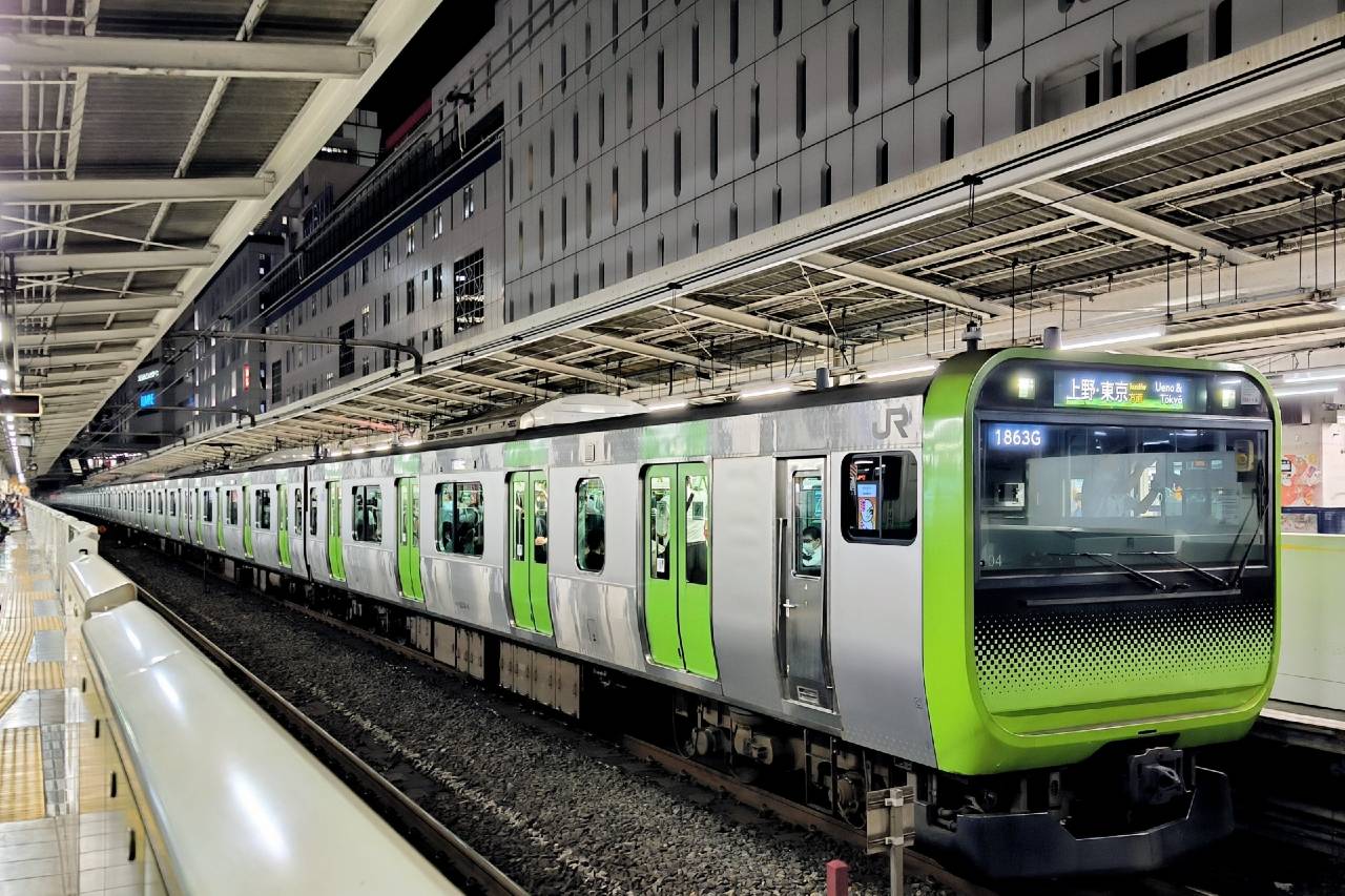 Do Trains Run on New Year's Eve