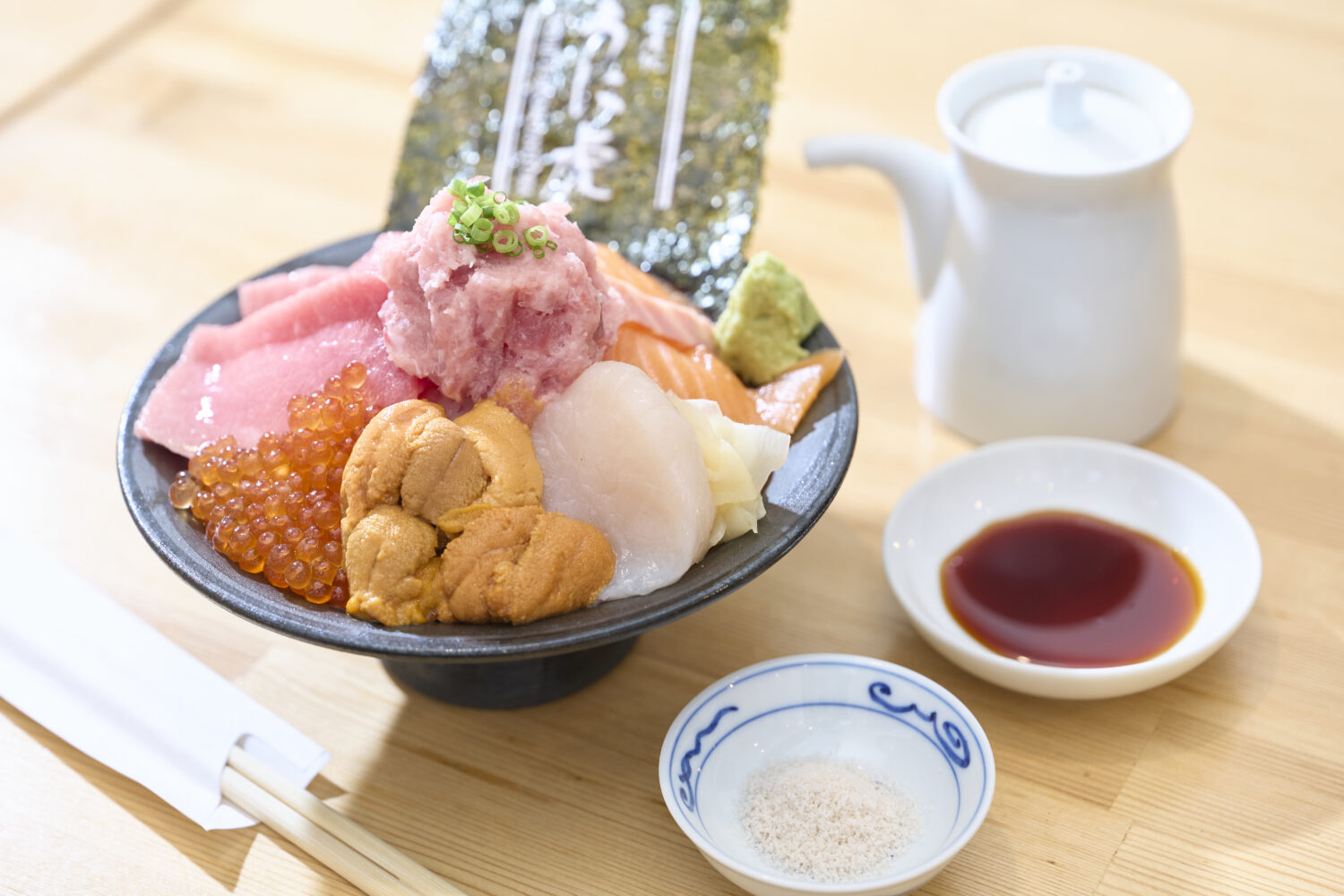 海鮮丼の食べ方で醤油直がけはNg？プロ直伝の真相と劇的においしい裏技