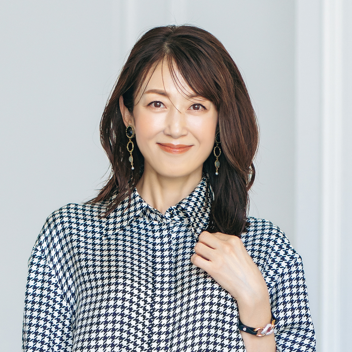 2026年、なぜ「綺麗 な 50 代 女性」が空前のブームを起こしているのか？ 世代を超えて共感を呼ぶ生き方と美の解像度