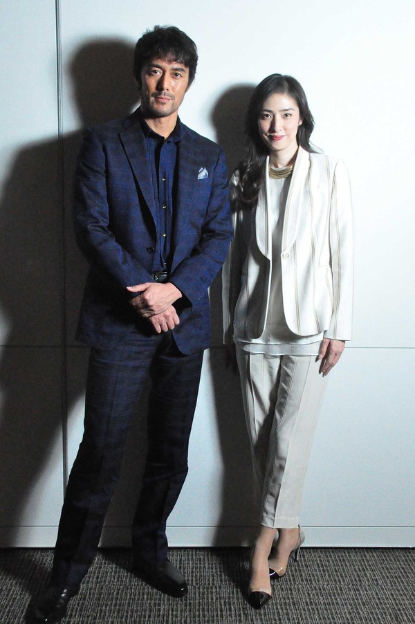 阿部寛がひた隠す「最愛の妻」の真実—結婚18年目、芸能界屈指の名演を支え続ける15歳年下女性の正体と深まる夫婦の絆