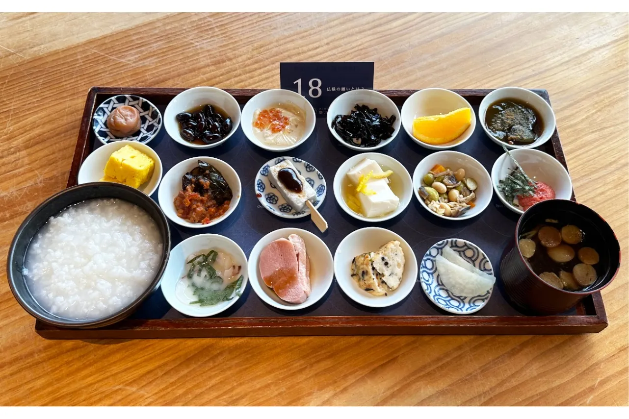 築地本願寺カフェTsumugi徹底攻略｜18品の朝ごはん予約と混雑の真実