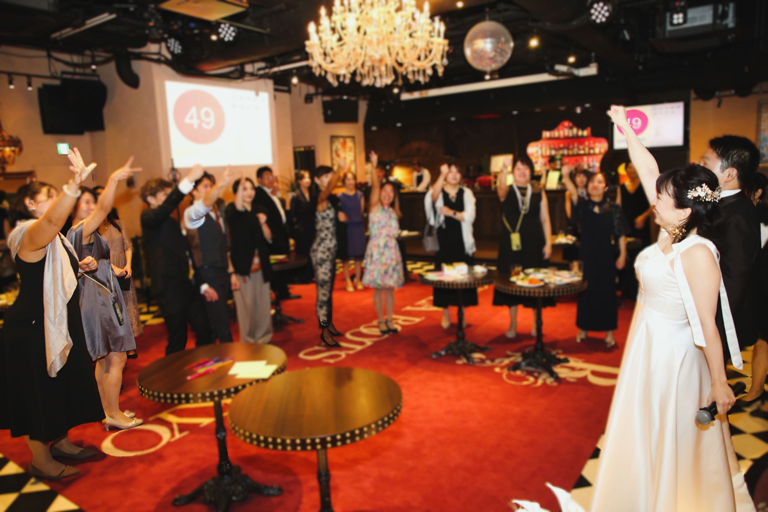 2026年、結婚式の二次会離れが急加速。「やらなきゃよかった」新郎新婦の本音と変わりゆく宴のカタチ