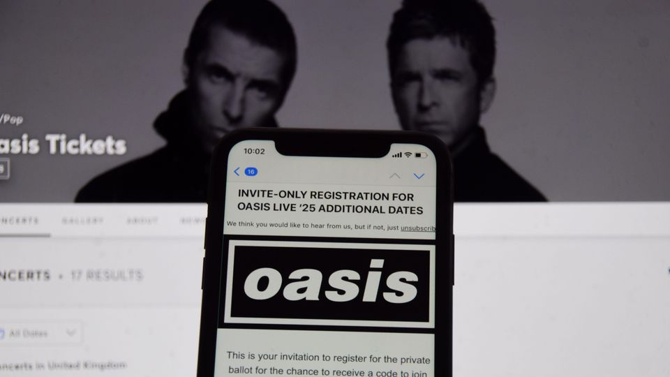 When Did Oasis Tickets Go on Sale
