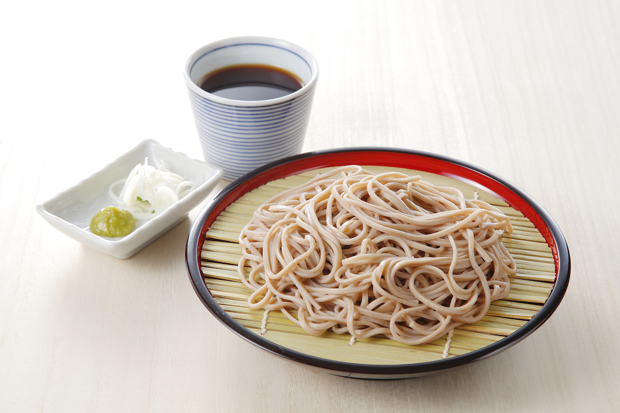 もりそばとざるそばの真の違いとは？歴史・糖質から粋な食べ方まで徹底解剖