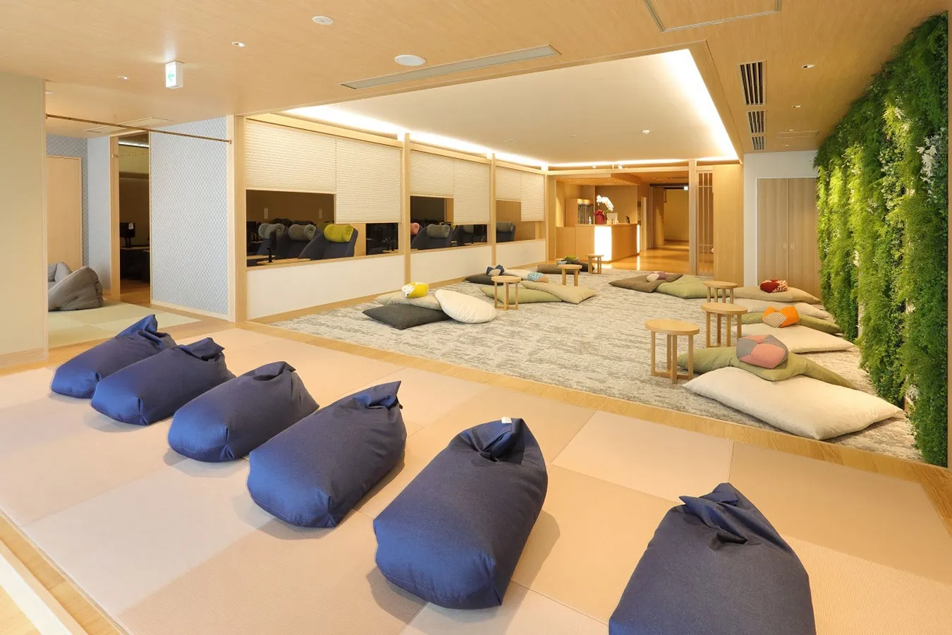 カップルでゴロゴロできる場所2026決定版！完全個室から無料穴場まで徹底検証