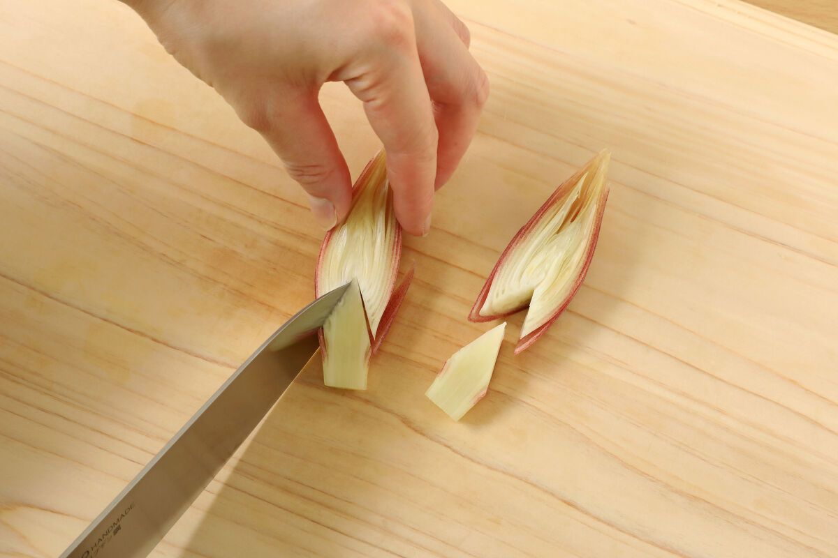 プロ直伝！みょうがの切り方一つで薬味の概念が変わる｜シャキシャキ感を極める2026年最新テクニックと保存術