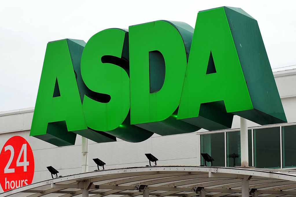 Is Asda Open New Year's Day 2026