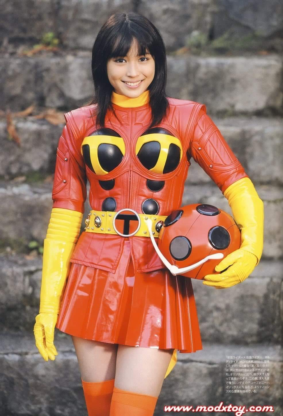 広瀬アリスの「全力タックル」が再び話題に！バラエティと劇中で見せた圧巻のリアリティと愛される理由