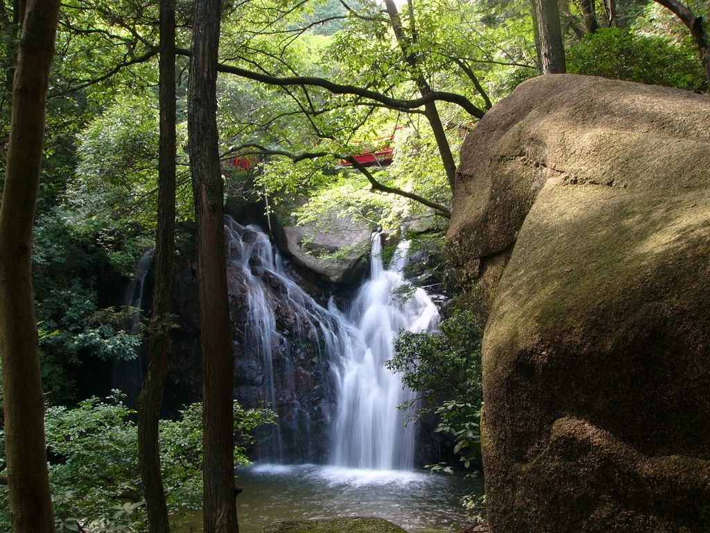 竜吟の滝の真実｜心霊の噂と七つの絶景を歩く2026最新現地ガイド